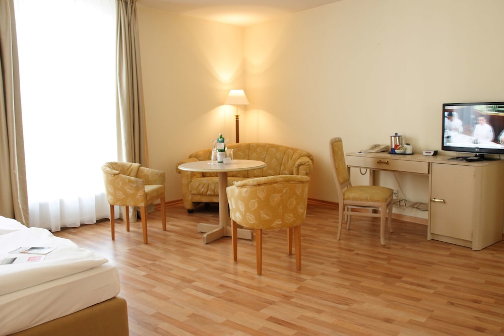 Am Schloss Kopenick By Golden Tulip Ex Best Western Hotel Am Schloss Koepenick 57/77