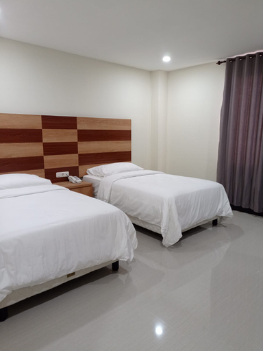 Deluxe, Twin Beds, Smoking