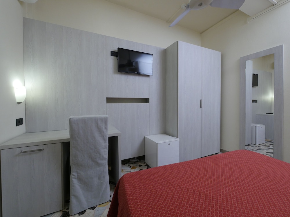 Hotel Careggi 6/28