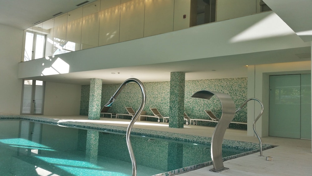swimming pool spa