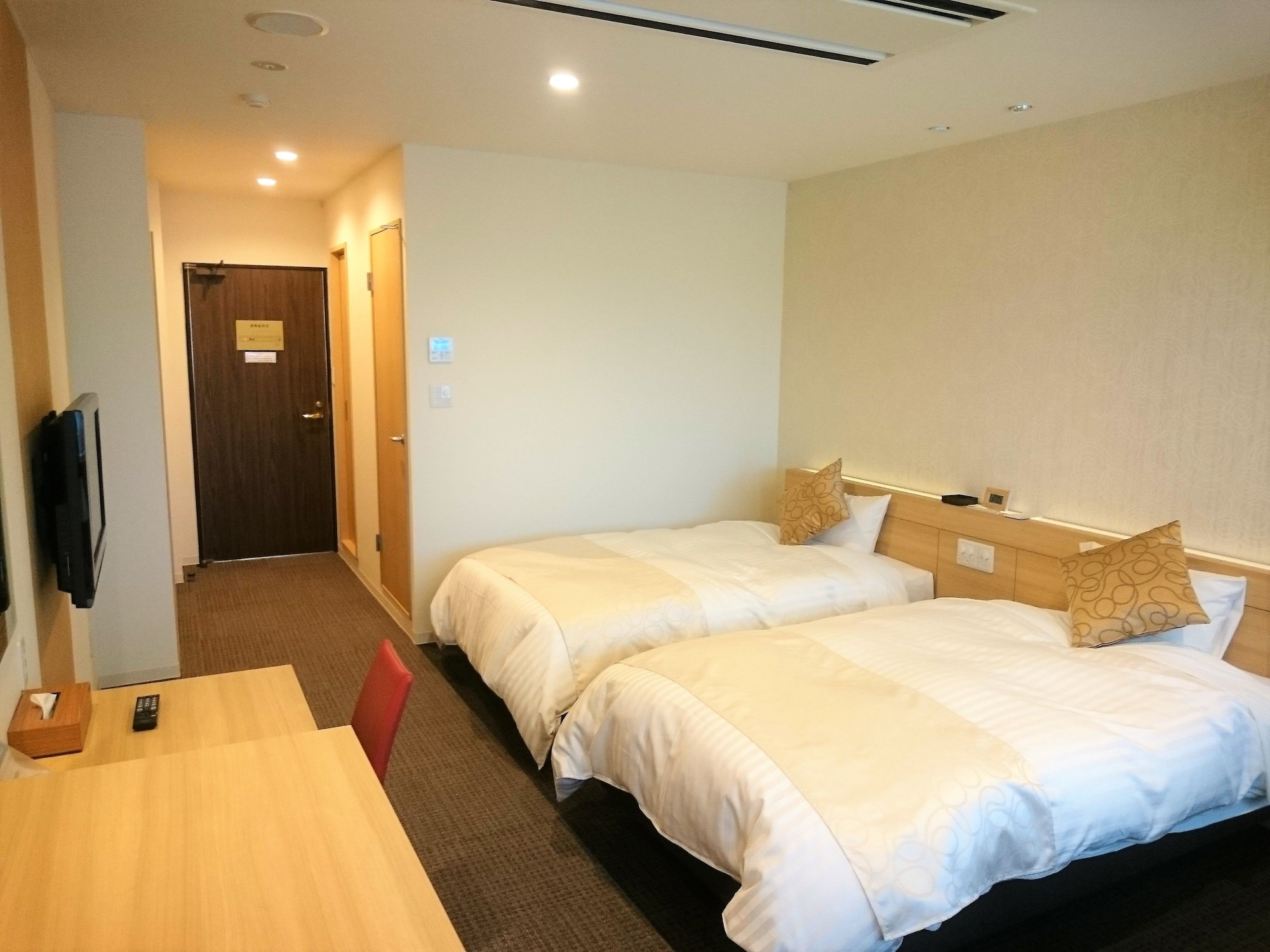 Standard, Twin Beds
