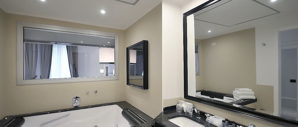 DoubleTree by Hilton Naples Oriente 12/32