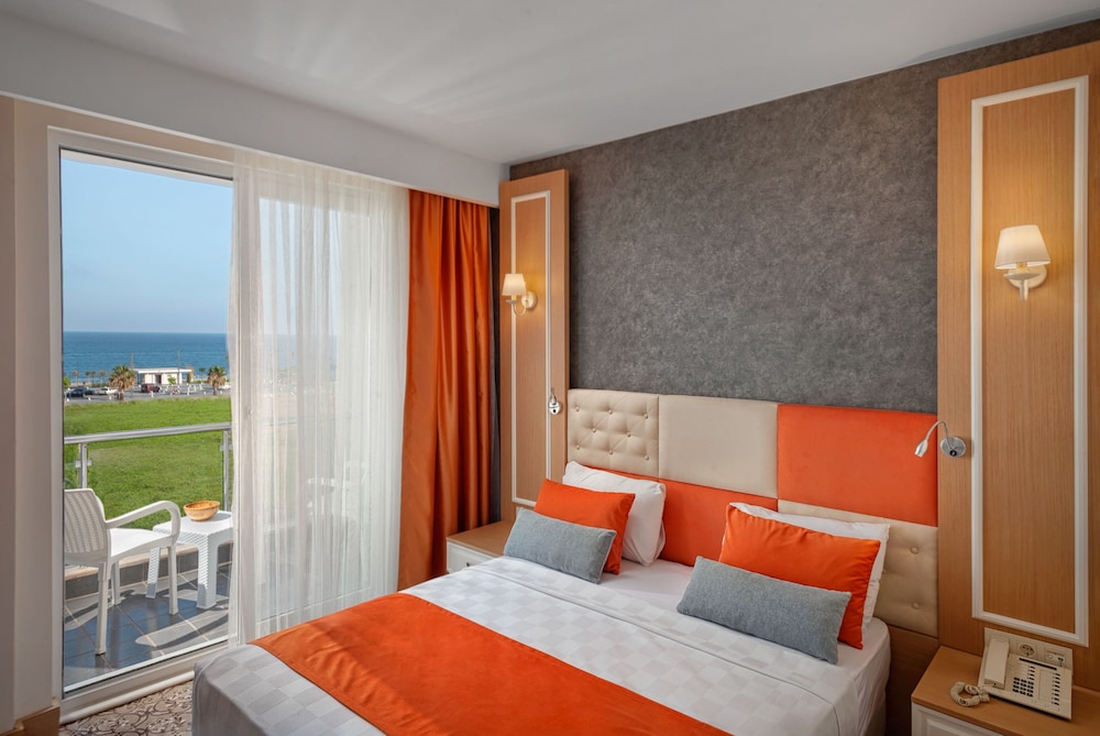 Golden Orange Hotel 7/38