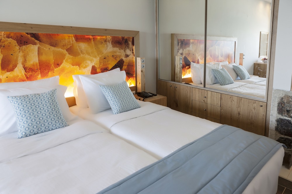 DOUBLE ROOM SUPERIOR GARDEN VIEW