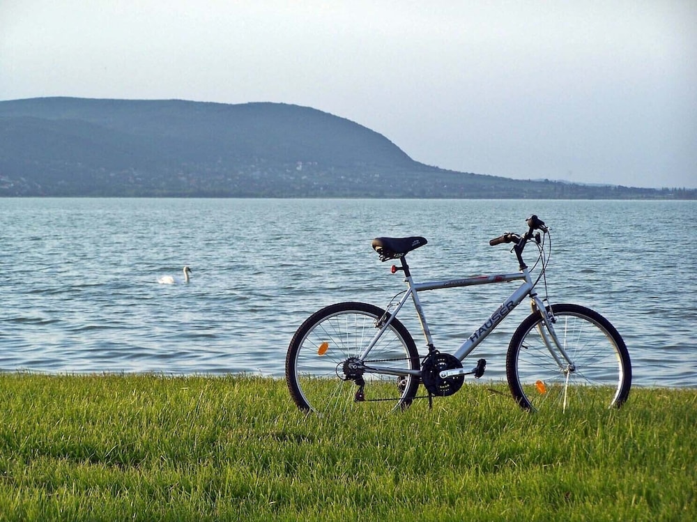 Holiday Beach Budapest Wellness 65/72