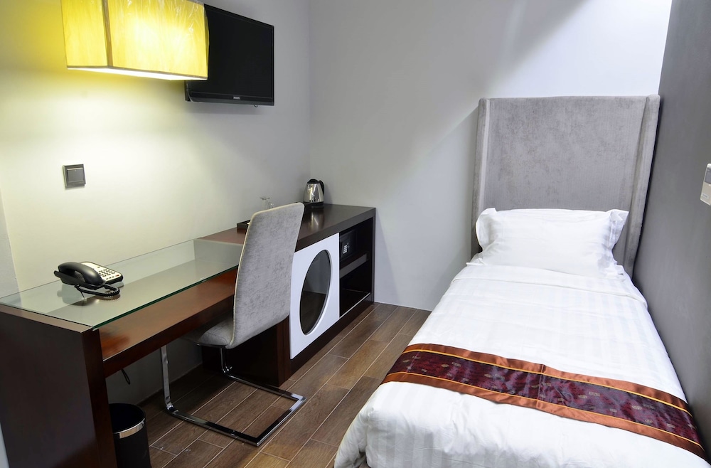 Bliss Hotel Singapore 15/75