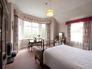 Room, Double Bed, Front House