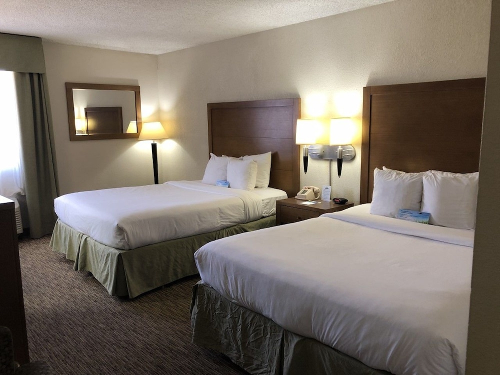 Days Hotel By Wyndham Peoria Glendale Area 6/24