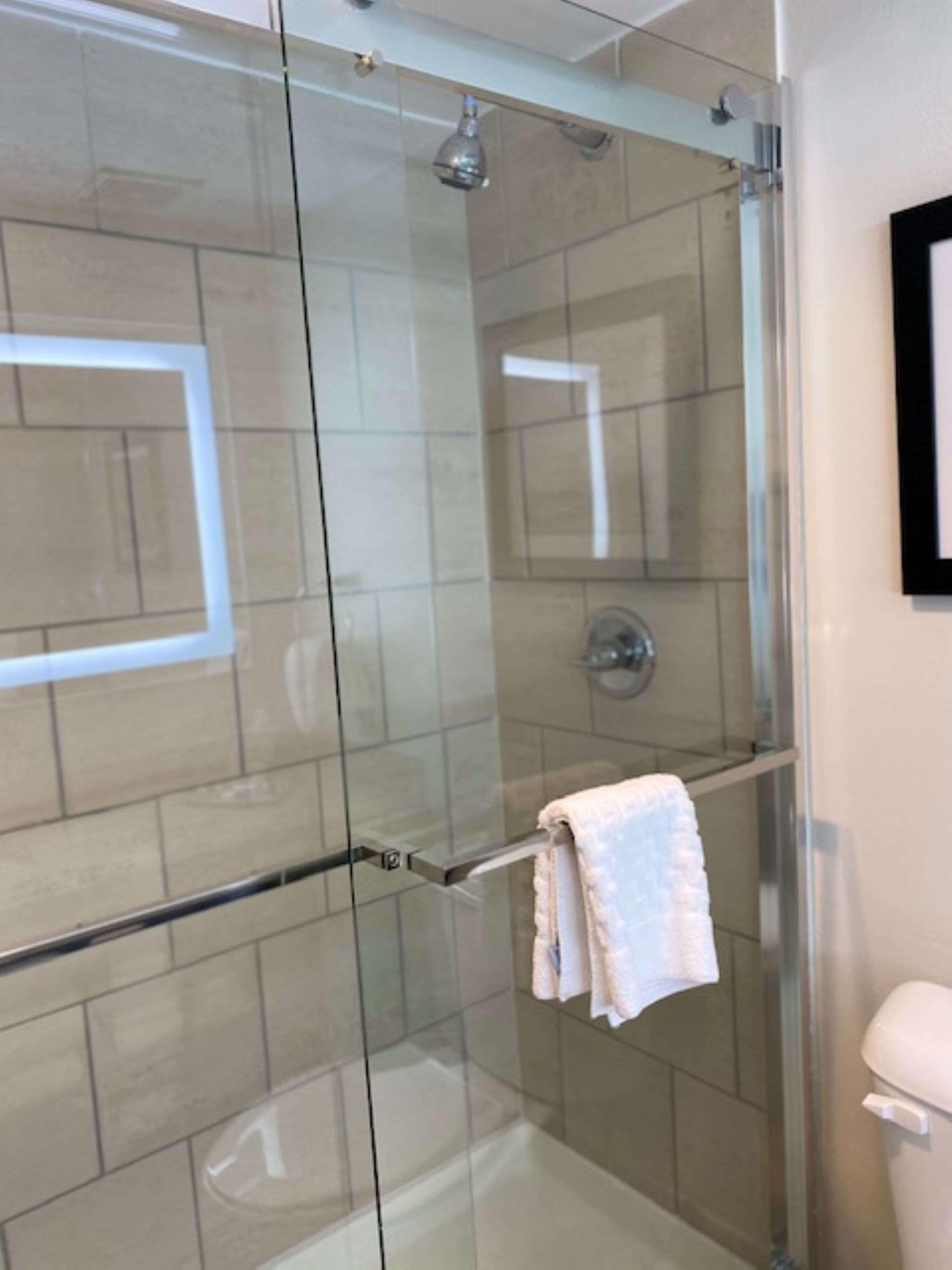 Room, 2 Queen Beds, Patio, Pool Side، Best Western Denver East 3/7