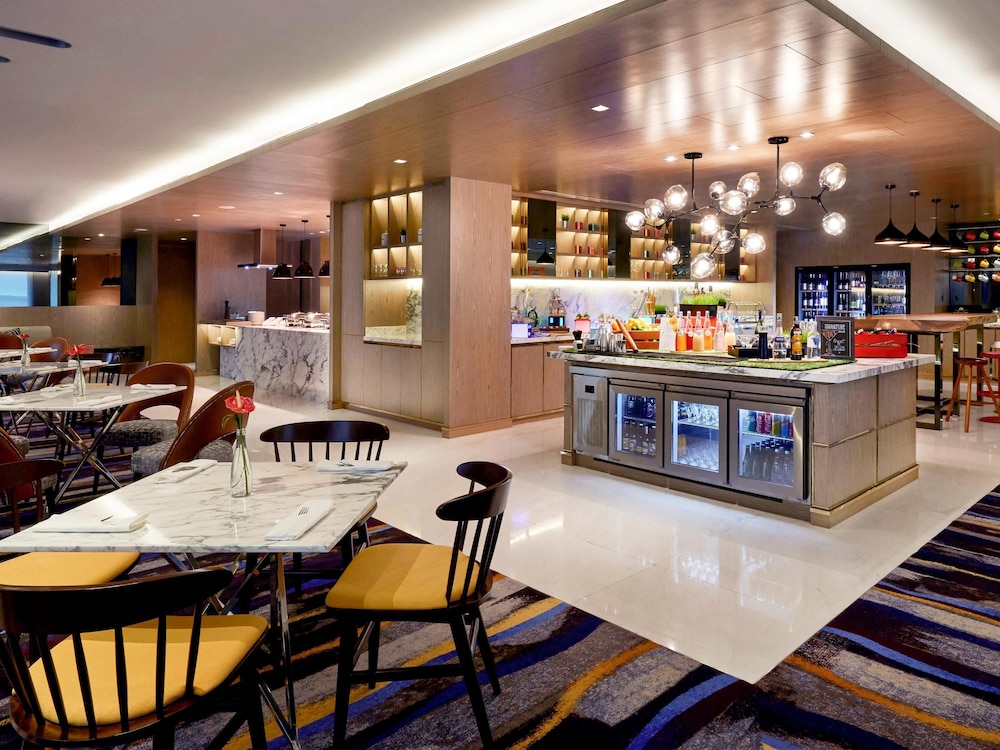 Pullman Kuala Lumpur City Centre Hotel and Residences 55/75