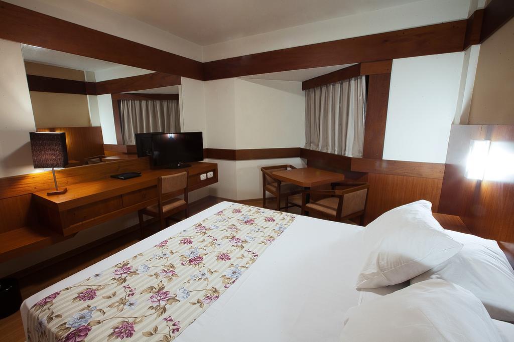 Caiua Hotel 6/23