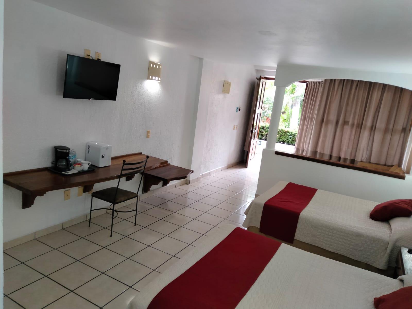 Deluxe, Suite, Quadruple, Pool View
