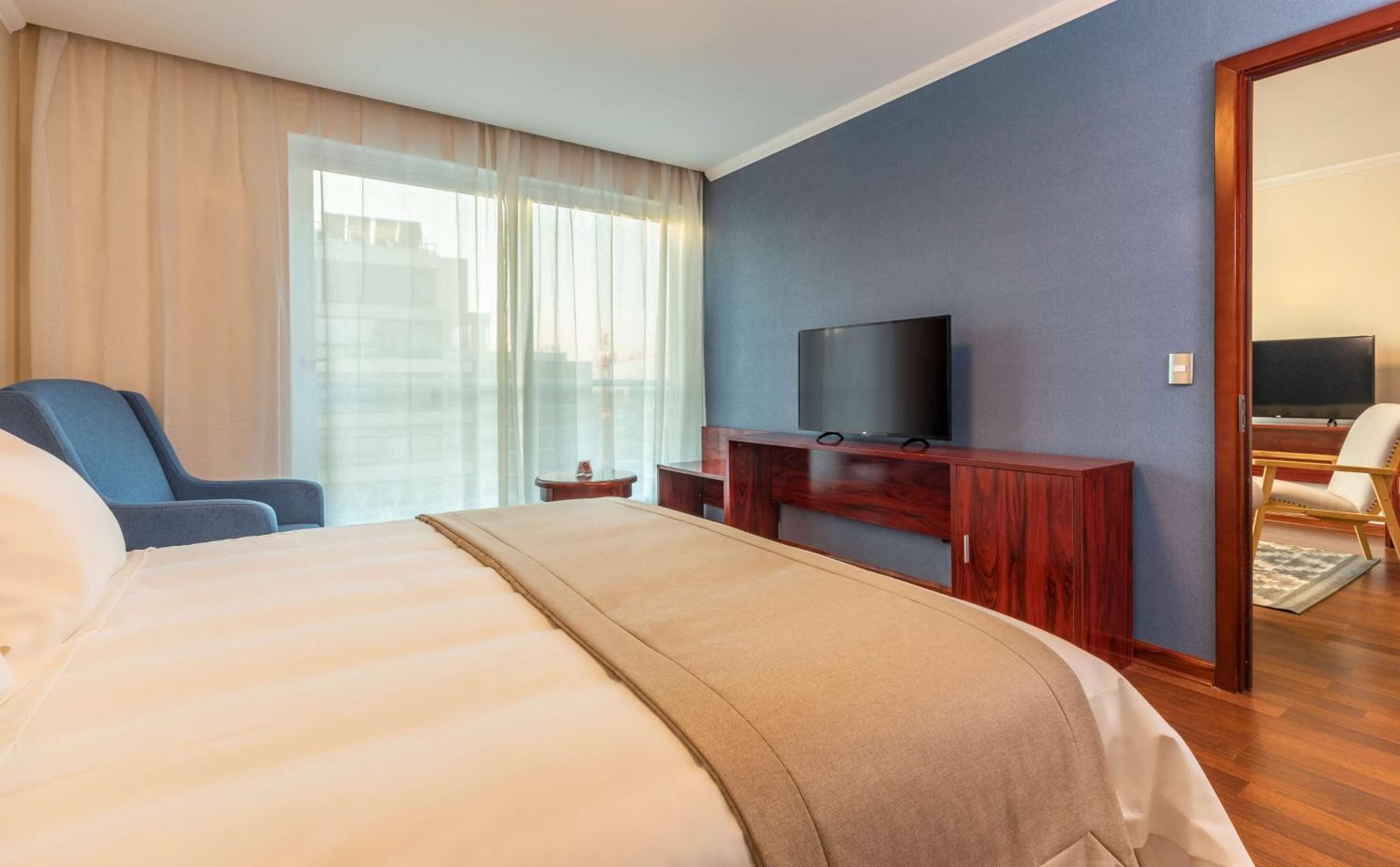 PREMIUM, SUITE, QUEEN BED