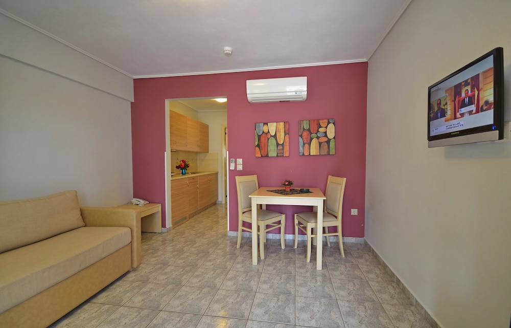 Emporios Bay Hotel 49/64
