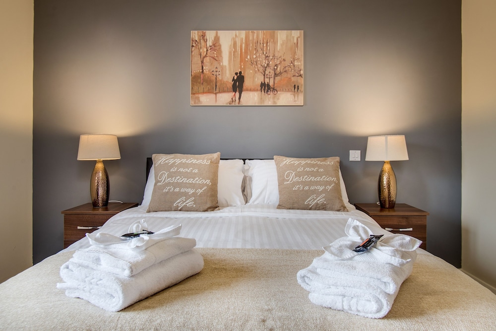 Mica Point City Centre Apartment 17/50