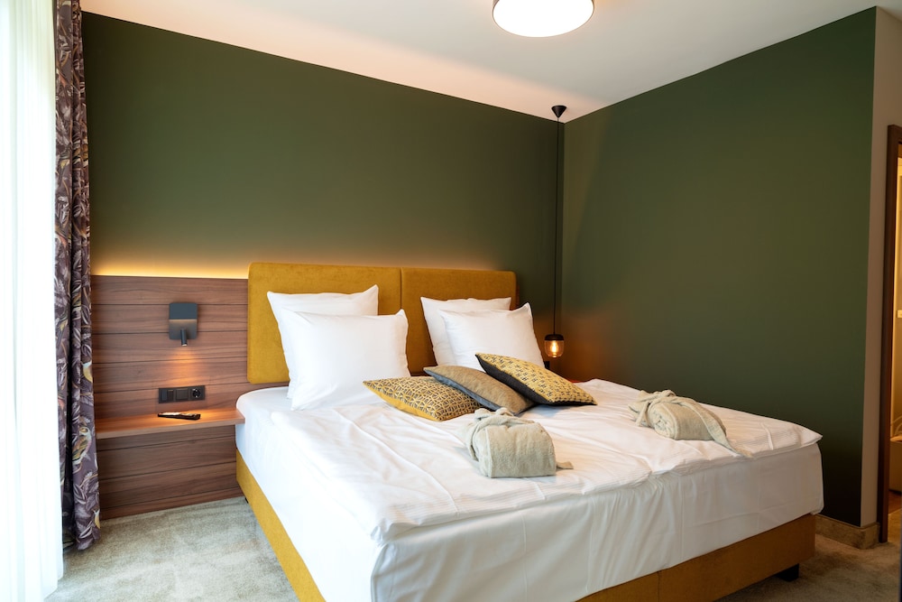 Waldhotel Tannenhauschen 8/50