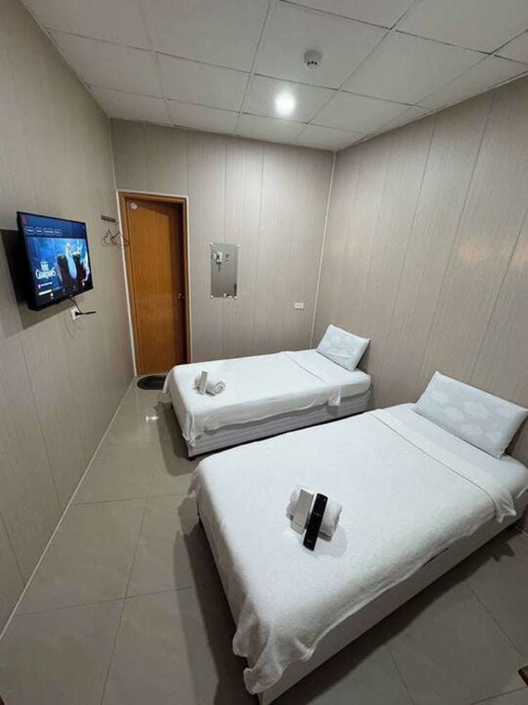 I m Inn Hotel Sorsogon near SM Terminal by ZUZU 23/41