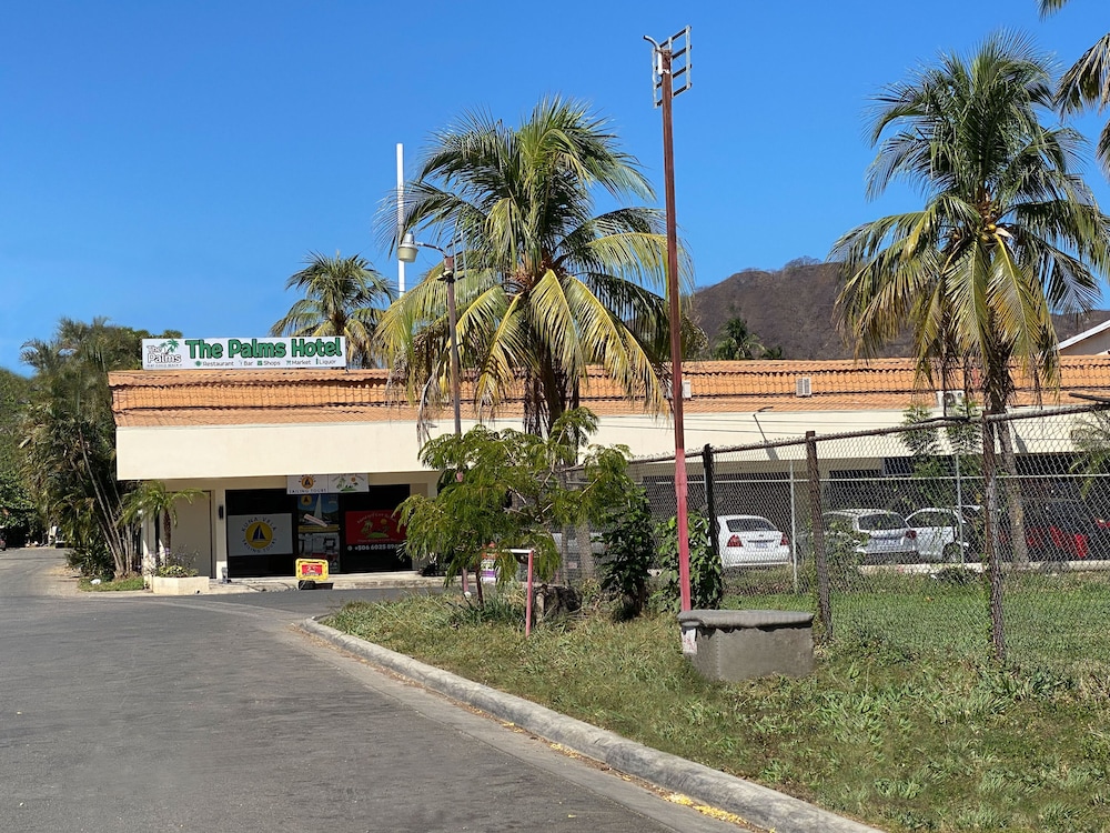 Hotel Coco Palms 60/76