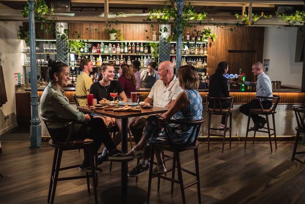 Carnmore Hotel Christchurch 42/50