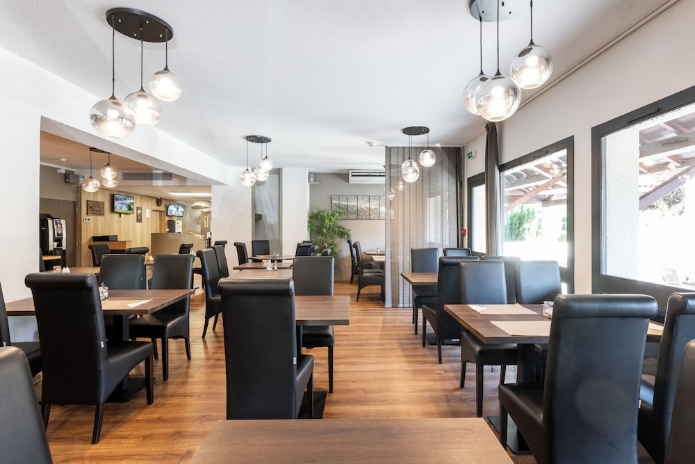 Hotel La Cle Des Champs 23/41