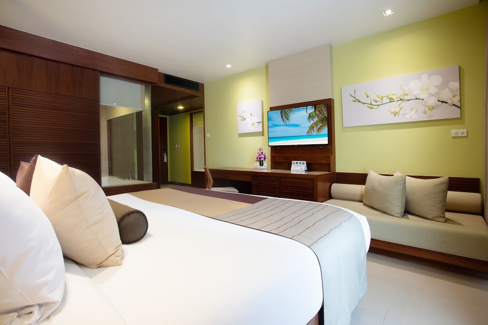 Courtyard by Marriot Phuket Patong Beach 26/65
