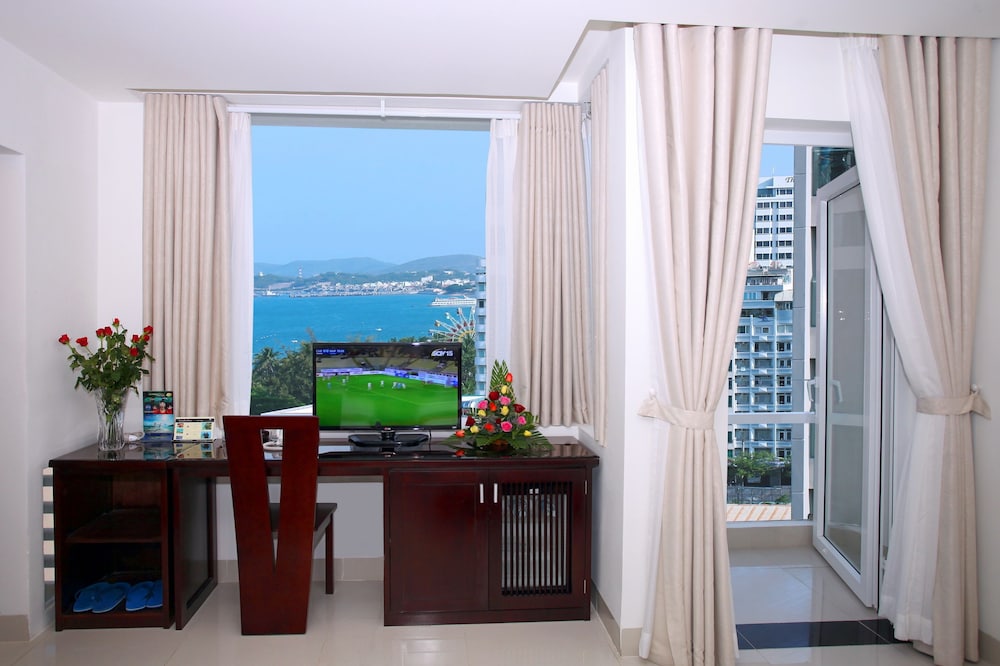 Azura Hotel 16/28
