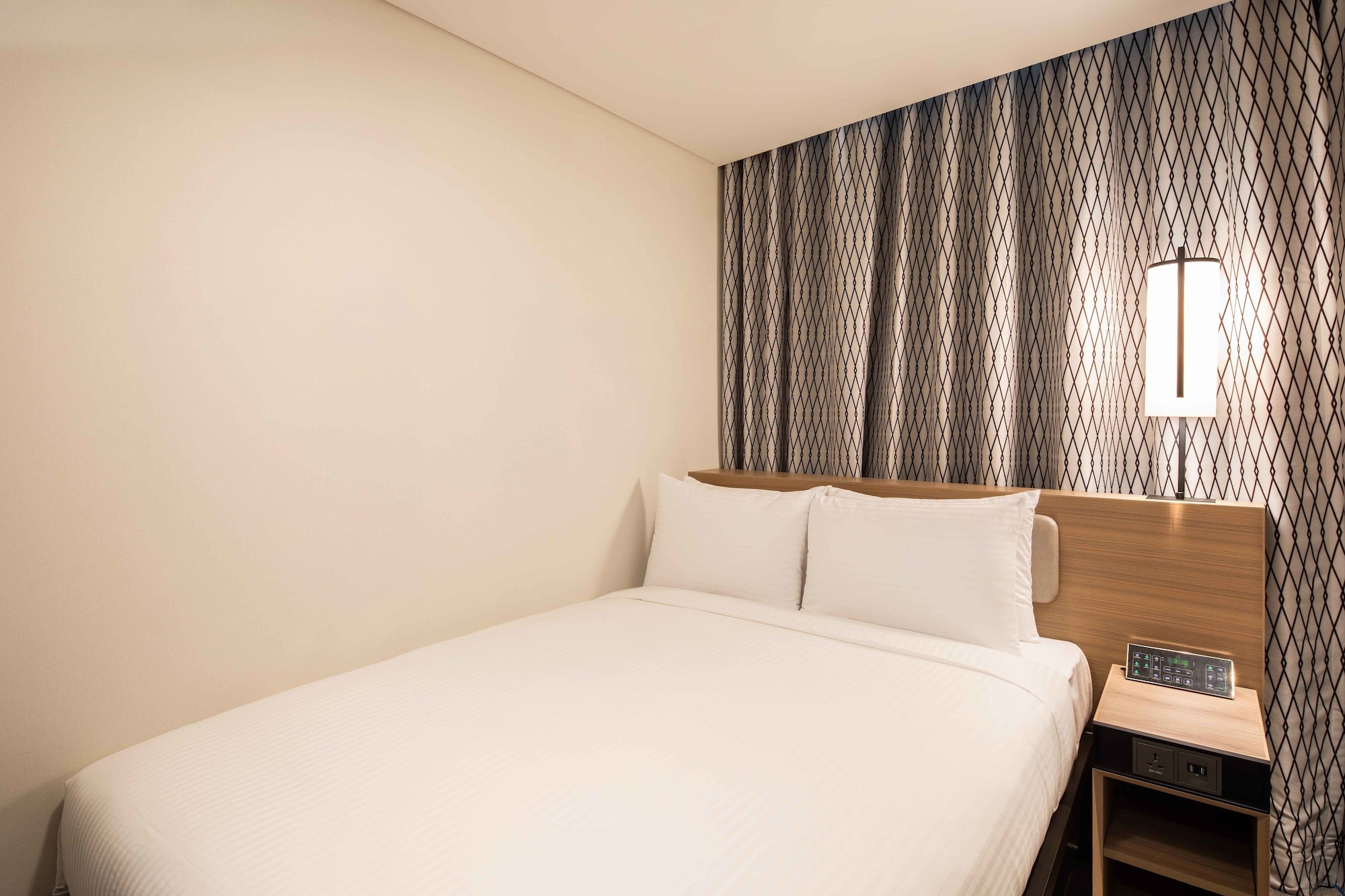 SUPERIOR, DOUBLE BED