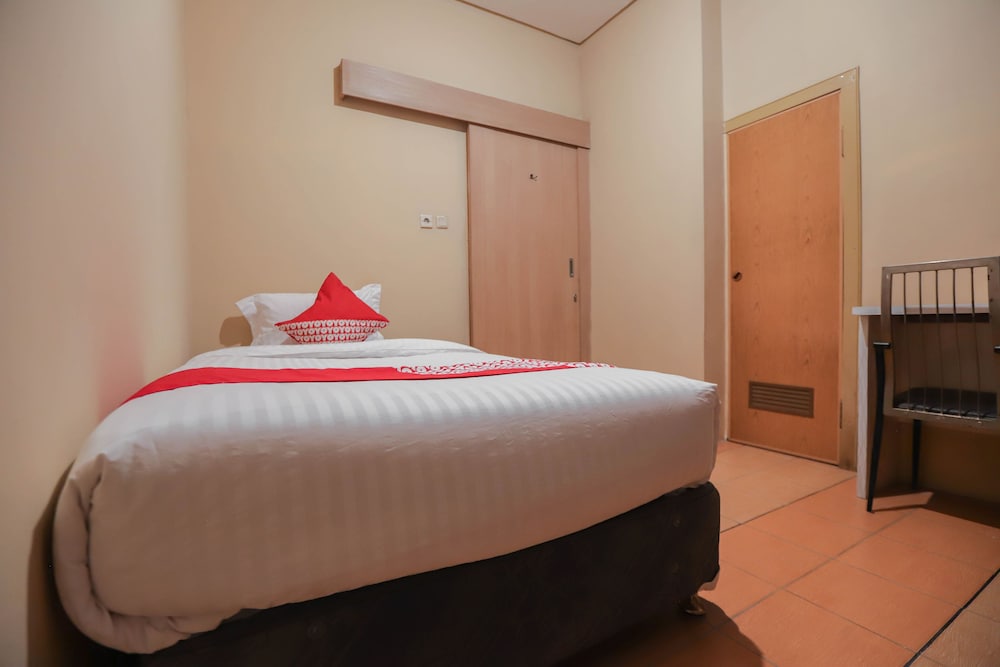 Hotel O Near Summarecon Mall Serpong 25/60