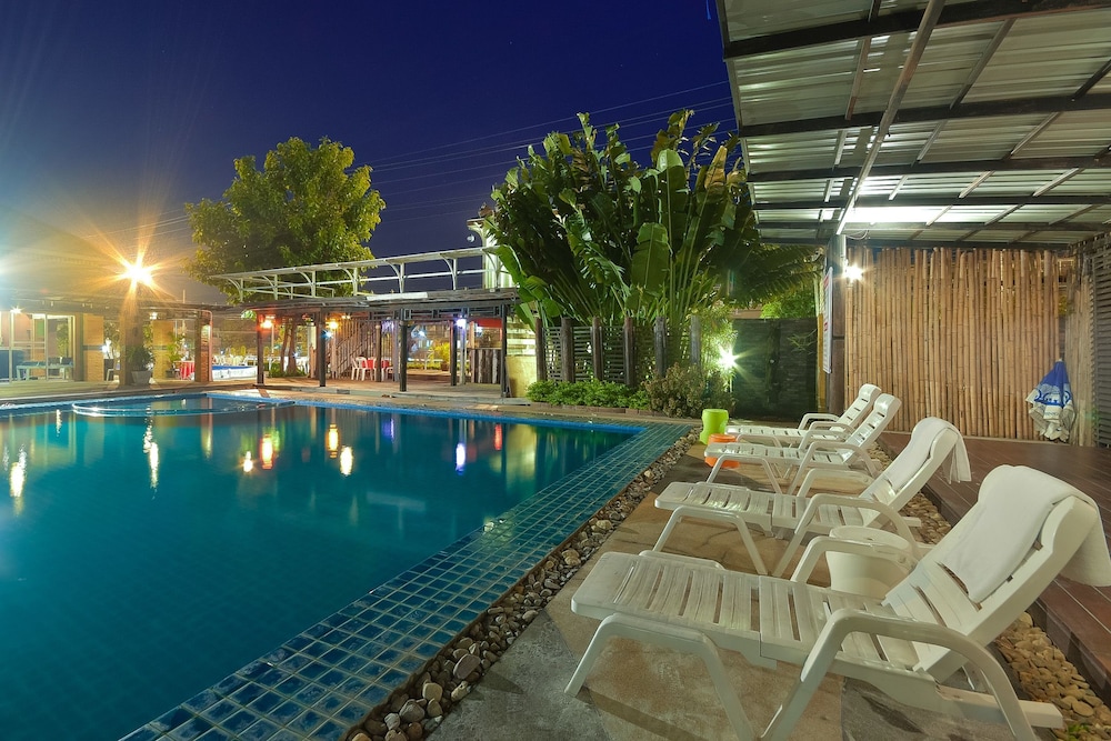 SEASON PALACE HUAHIN HOTEL 24/40