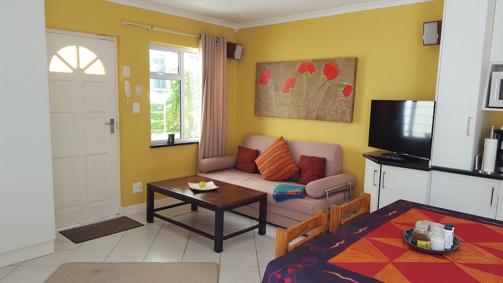 Constantia Cottages 17/50