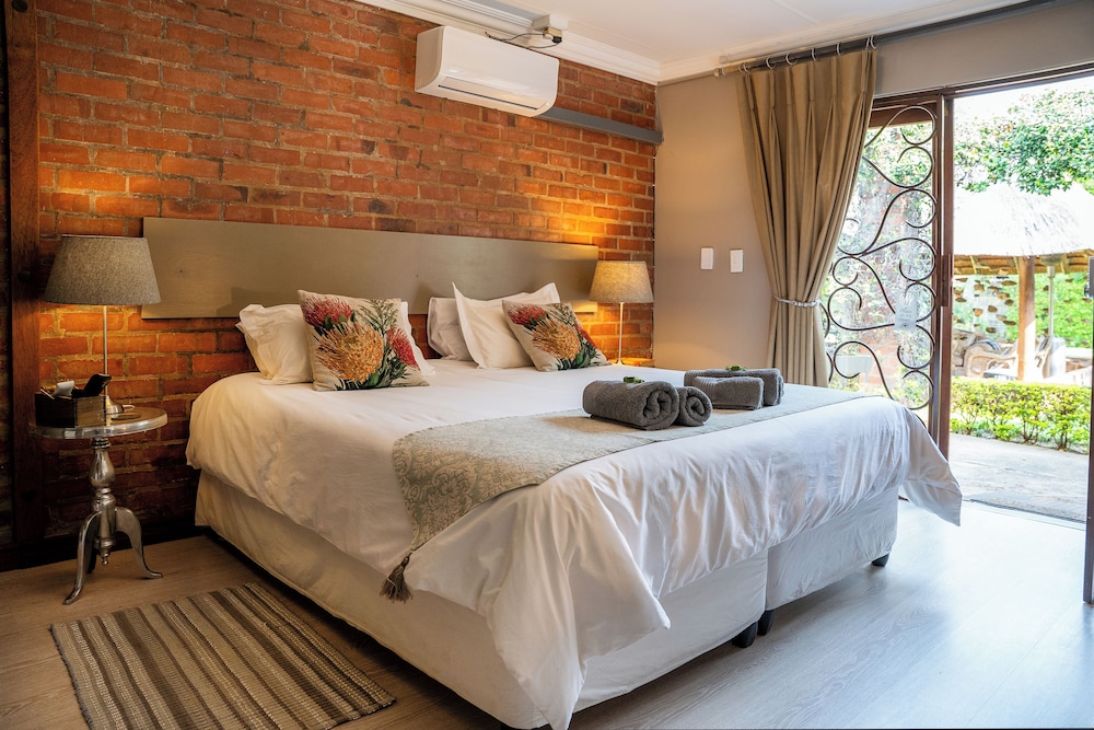 Luxury, Double or Twin Bed