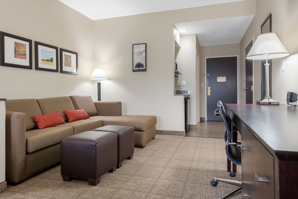 Comfort Suites Lafayette University Area 34/56