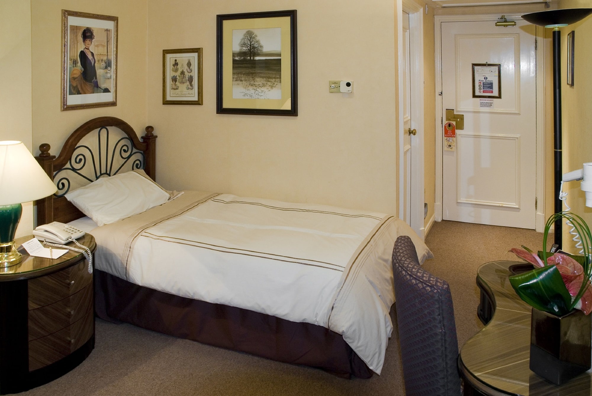 STANDARD, DOUBLE BED, NO WINDOW