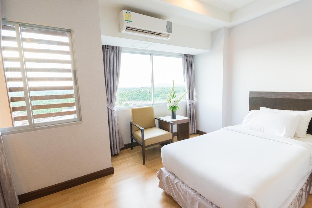 Sinkiat Buri Hotel 34/67
