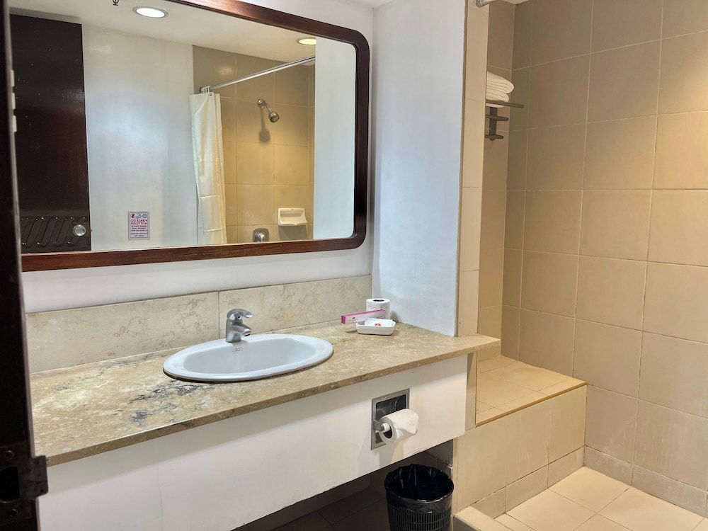 The VIP Hotel Cagayan De Oro 46/51