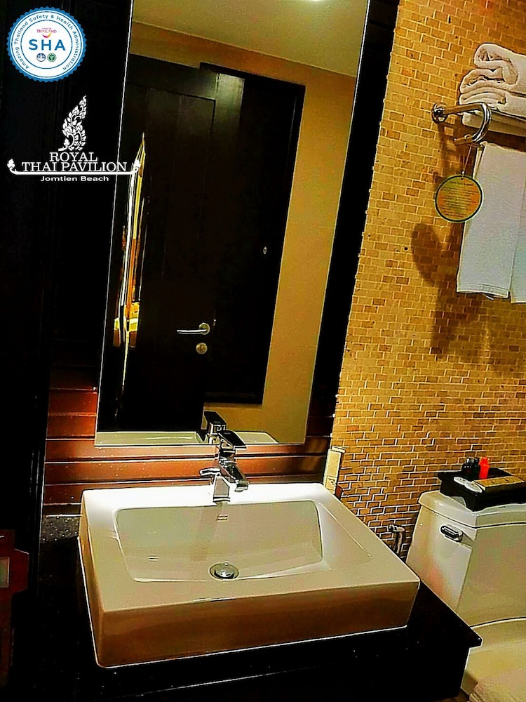 Royal Thai Pavilion Jomtien Boutique Resort 42/78