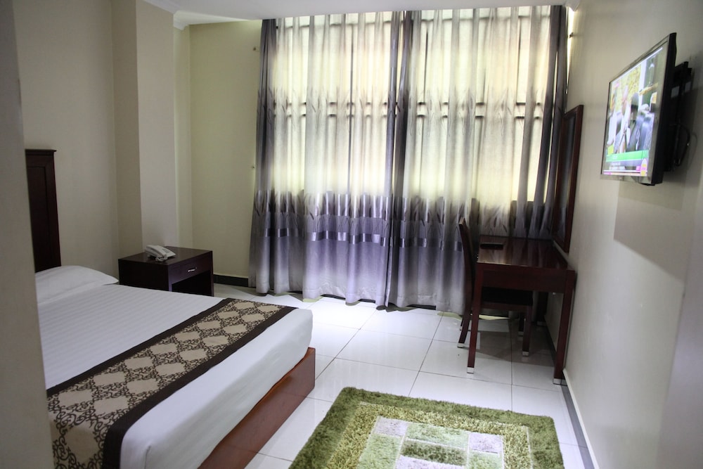 Namayiba Park Hotel 15/50