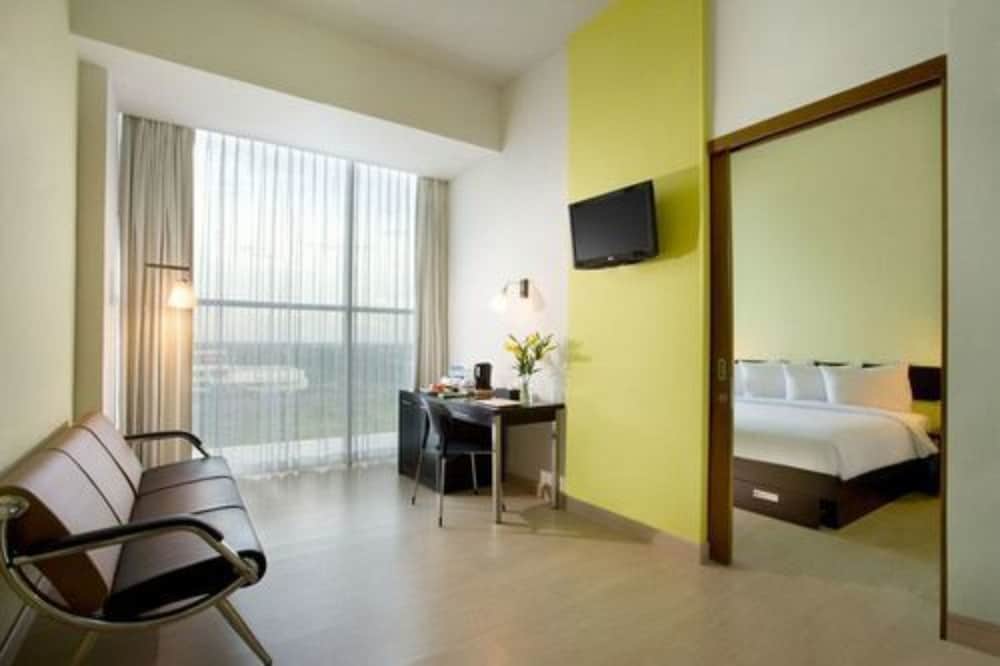 Hotel Santika Bsd City 17/30