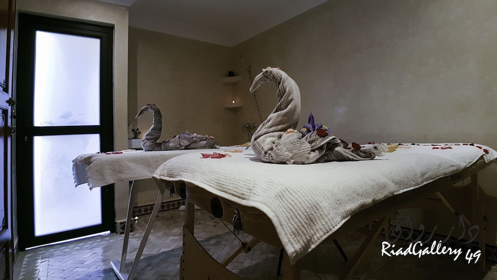 Riad Gallery 49 13/50