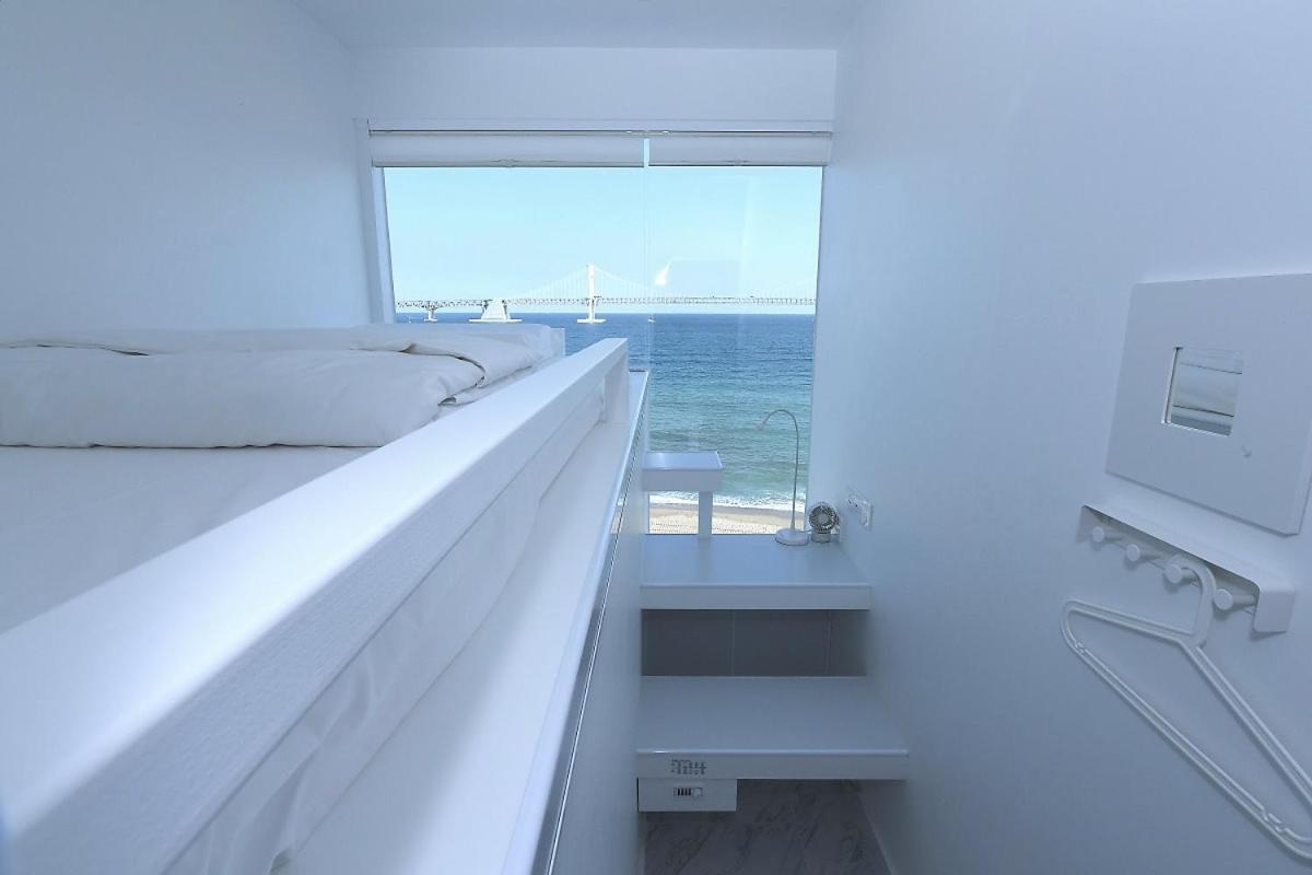 HOTEL 1 43/55