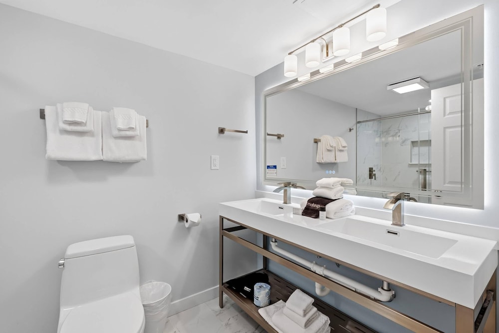 Coconut Malorie Resort Ocean City, an Ascend Collection Hotel 60/61