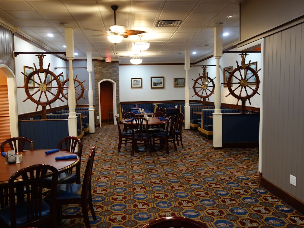 The Lafayette A grand Riverboat Era Hotel 60/77