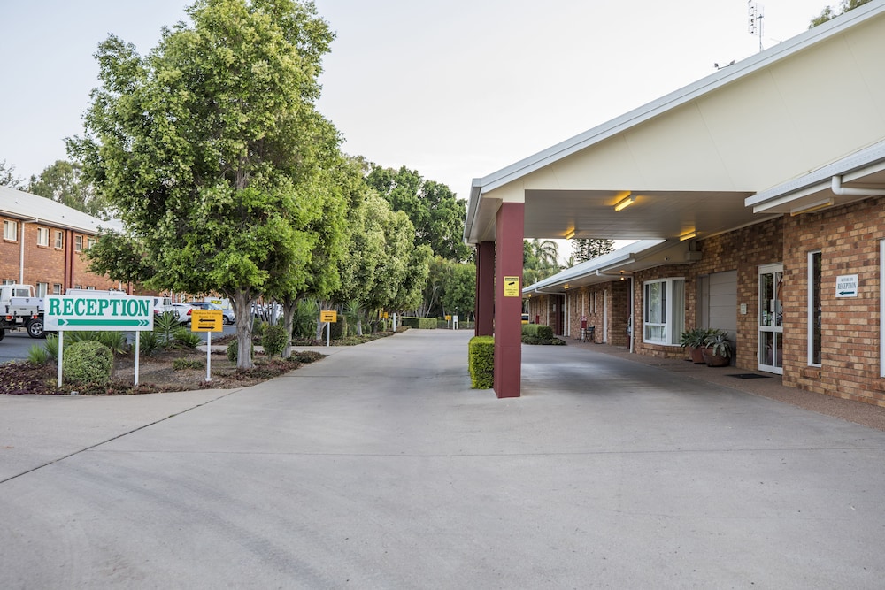 Emerald Maraboon Motor Inn 1/56