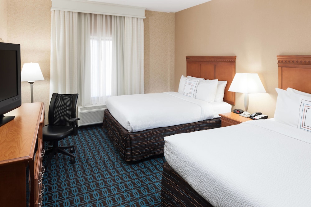 Fairfield Inn Suites Jacksonville Butler Boulevard 13/50