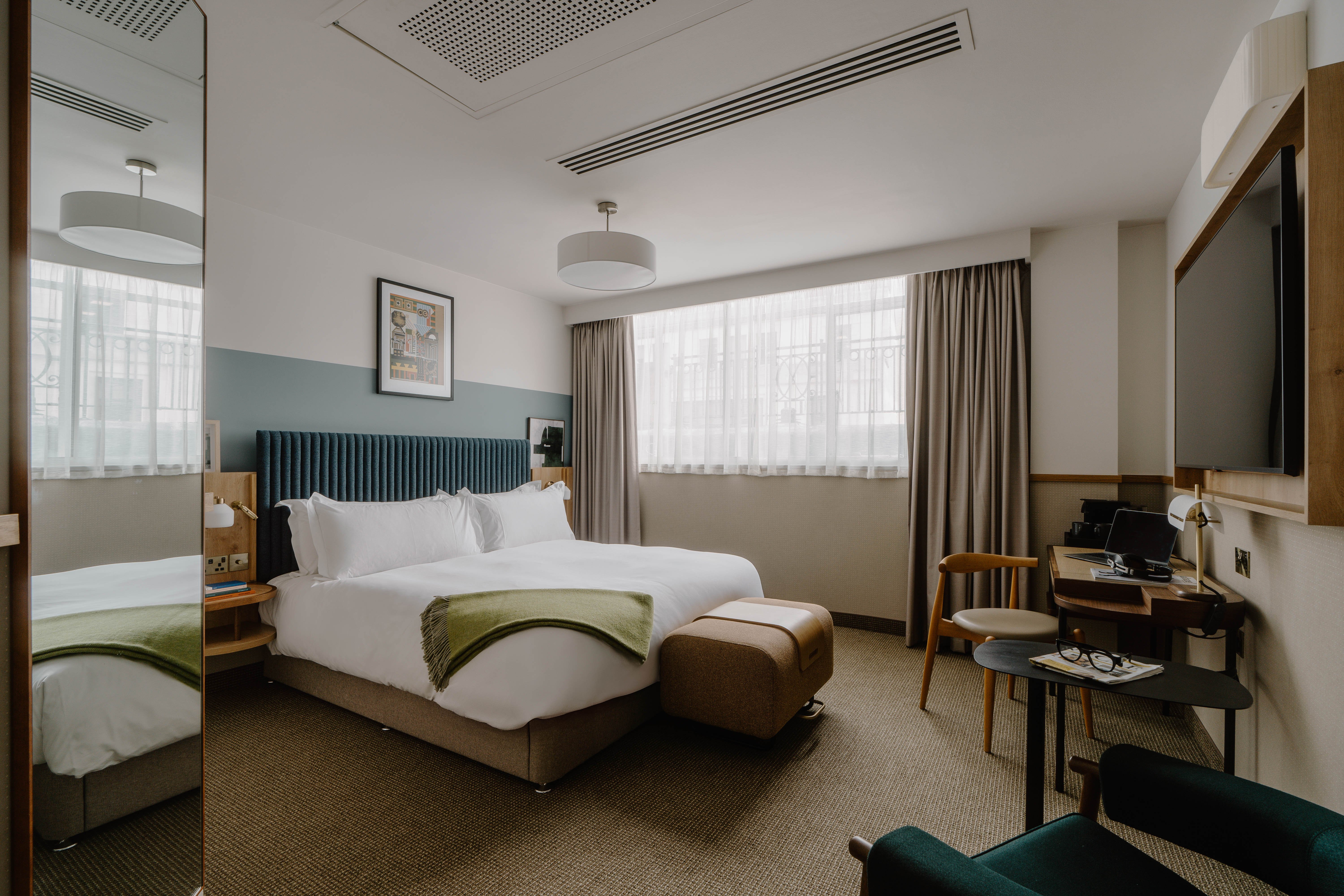 1 BEDROOM, SUITE, KITCHENETTE