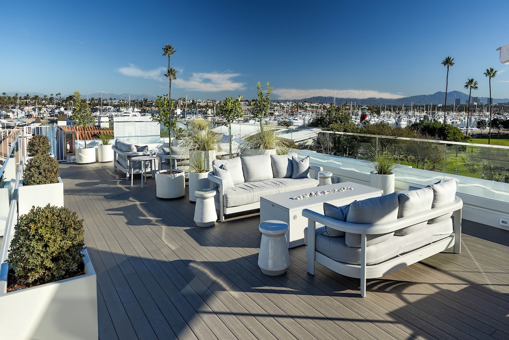 Bay Shores Peninsula Hotel 47/55