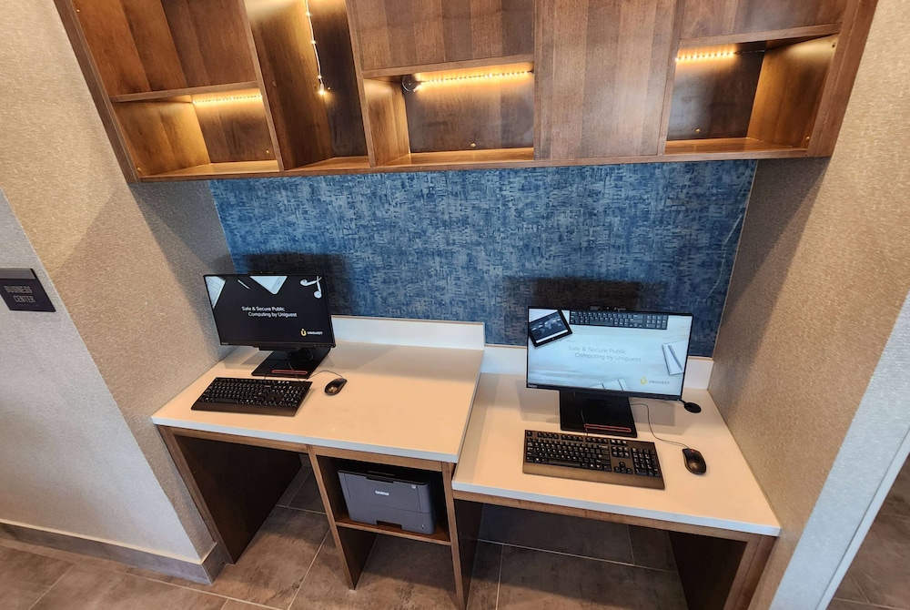 Hawthorn Extended Stay by Wyndham Del Rio 50/65