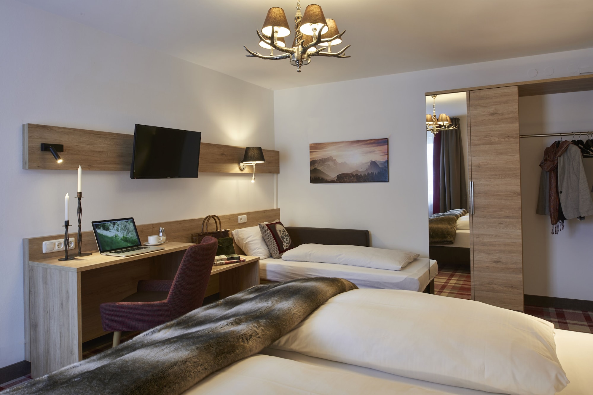 ROOM, TRIPLE