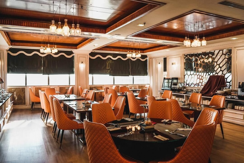 New World Suites 35/43