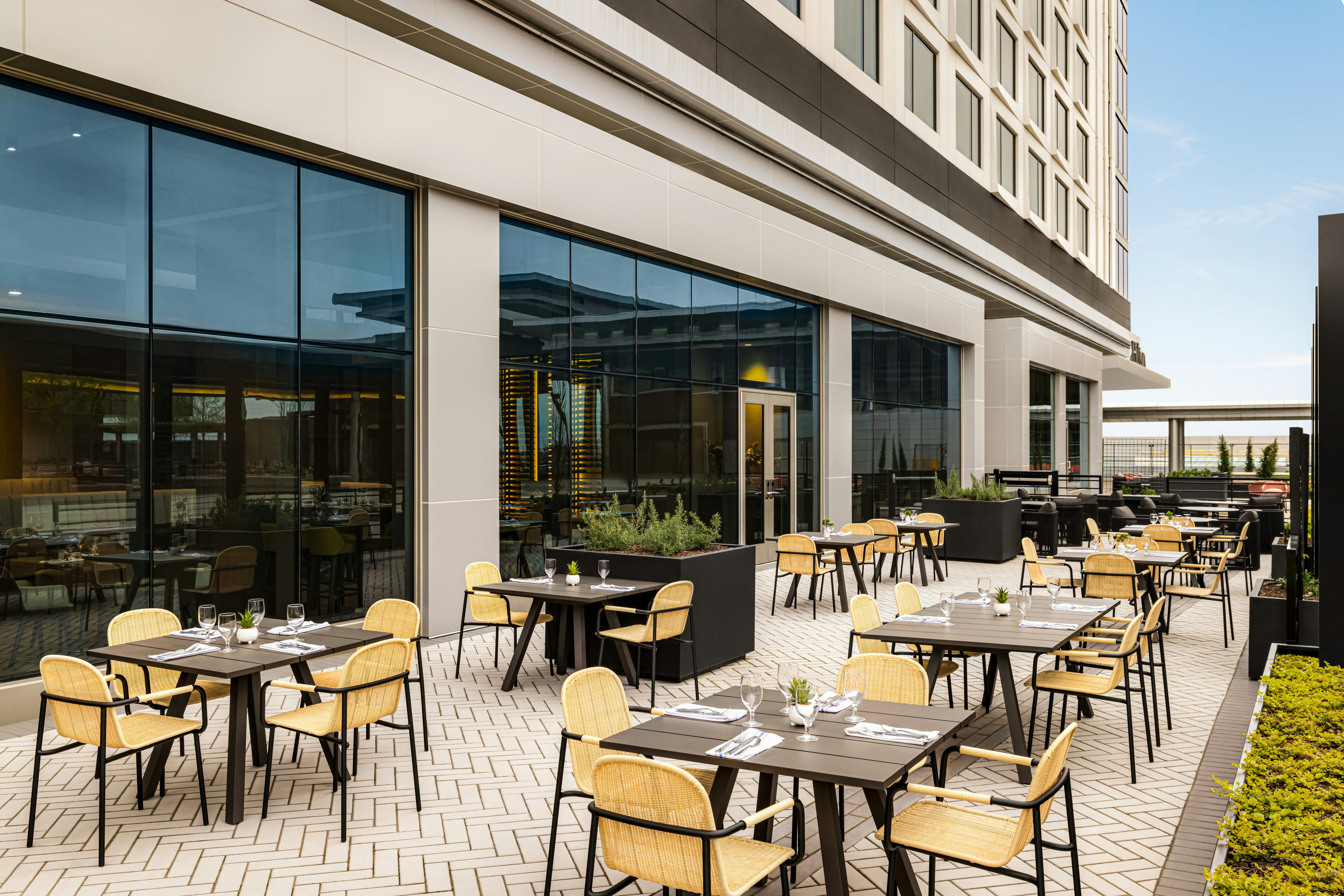 Hilton BNA Nashville Airport Terminal 31/53